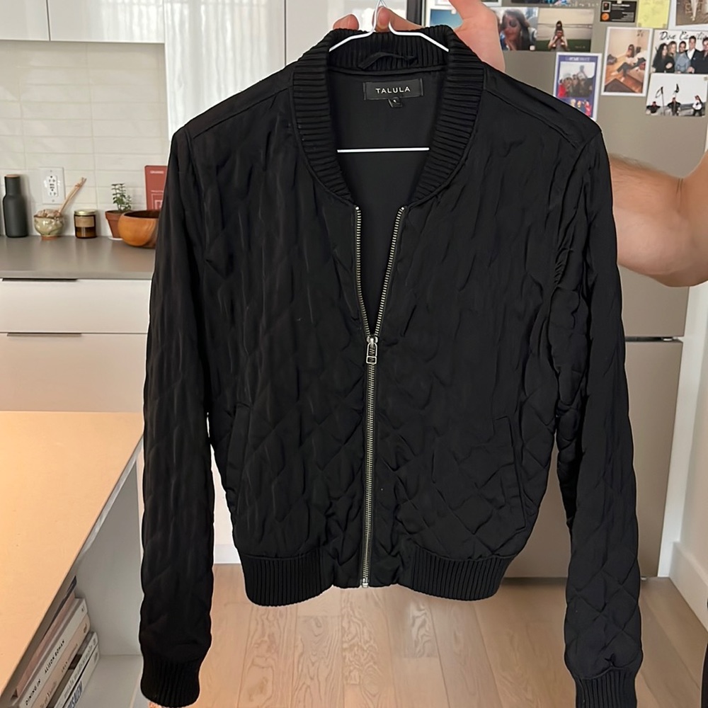 Aritzia Talula black bomber jacket